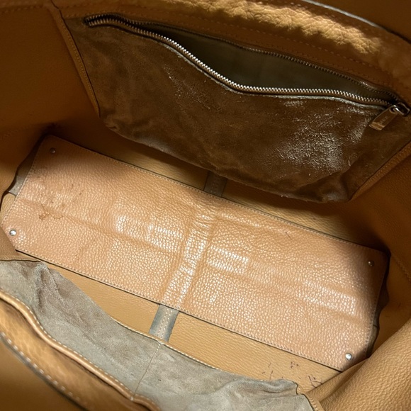 Tod’s suede large tan D tote bag. Princess Diana’s signature bag - Picture 5 of 16